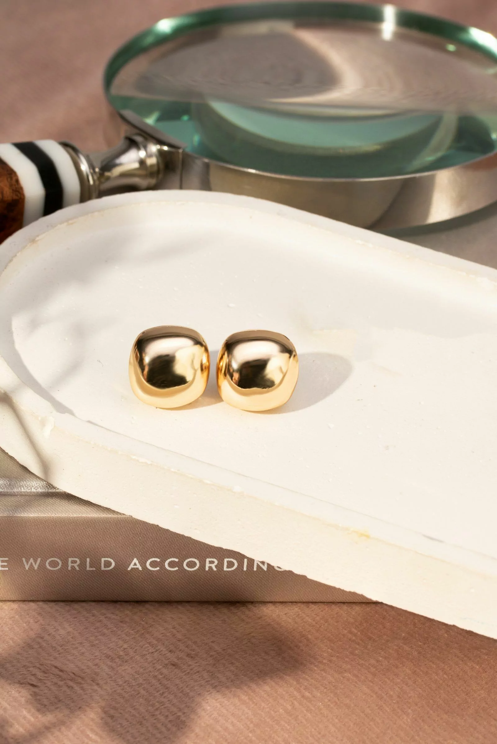 Brinco Liso Quadrado Orgânico 15mm - Banho de Ouro 18k
