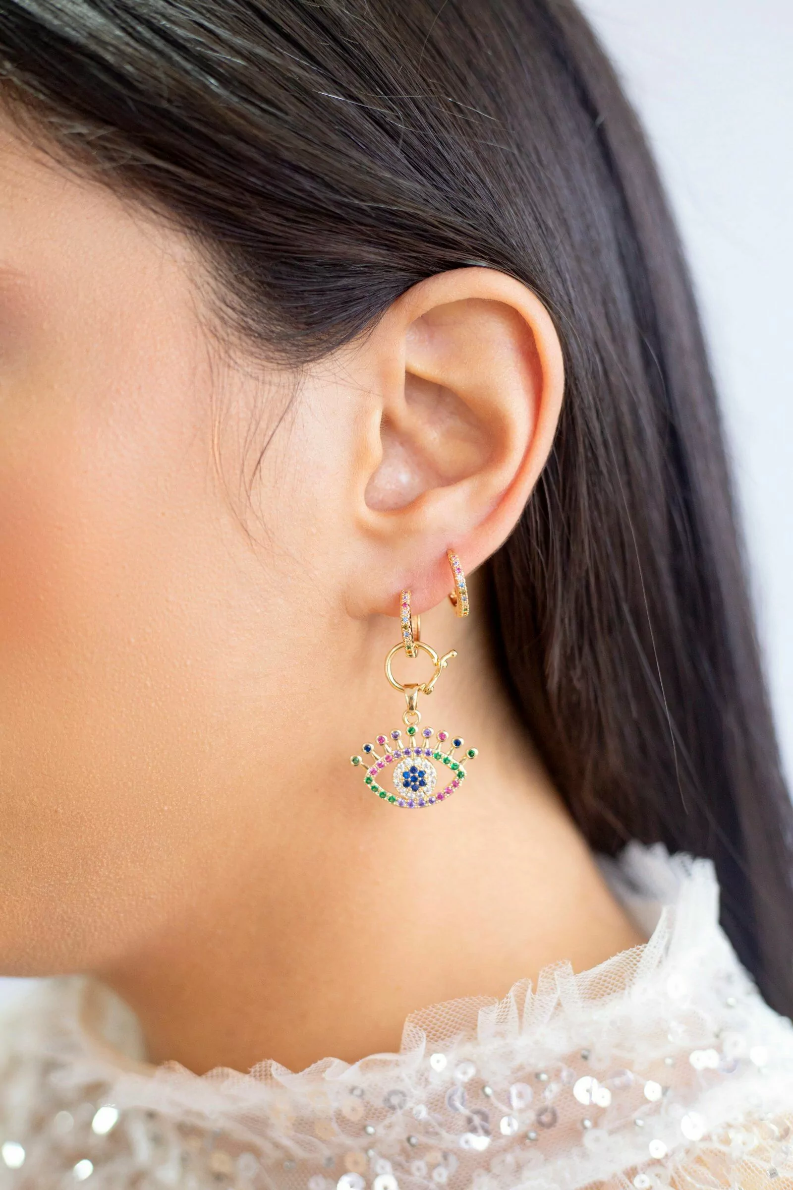 Brinco Ear Bling Olho Cravejado Cristal Esmeralda Banho de Ouro 18K